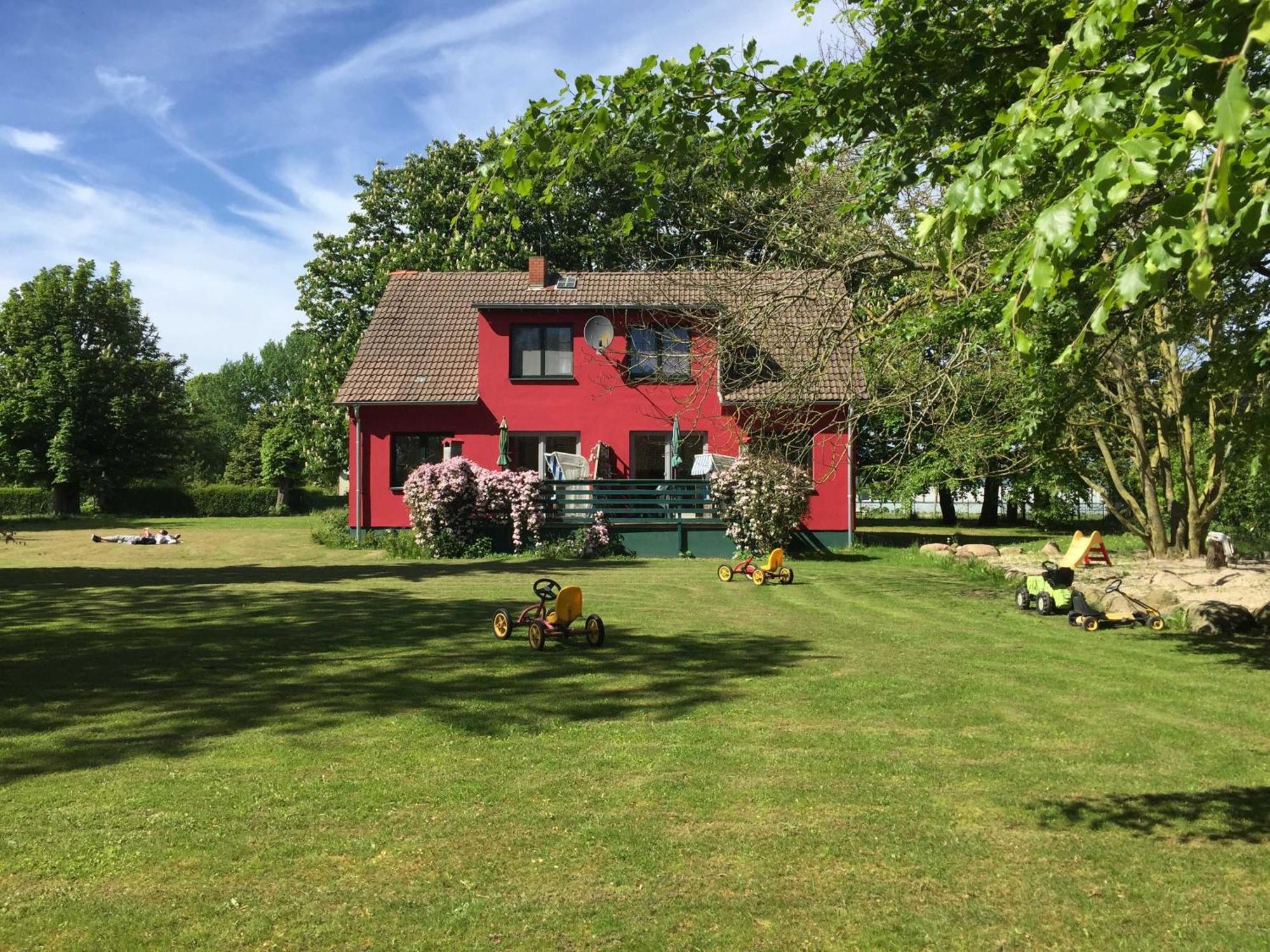 Ferienhaus 1 _ Ferien Im Gutspark Mattchow Esterno foto